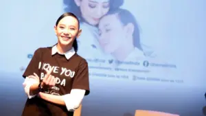 Dinda Ghania: Perjalanan Seorang Penyanyi Muda yang Sedang Menulis Masa Depannya di Dunia Musik Indonesia